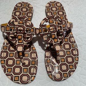 Printed Tory Burch Slides.